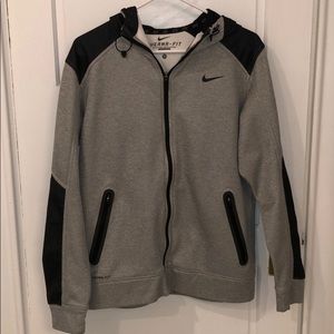 Nike therma fit hoodie. Full zip